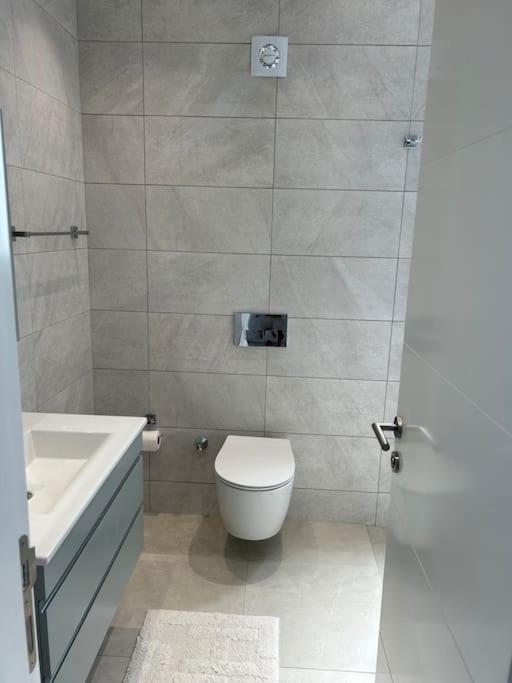 Penthouse Med Privat Saltvannsbasseng Pa Esentepe Beach Kyrenia  Exterior photo