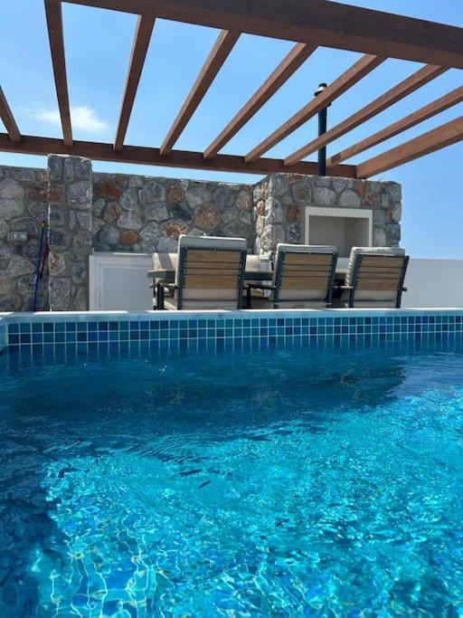 Penthouse Med Privat Saltvannsbasseng Pa Esentepe Beach Kyrenia  Exterior photo